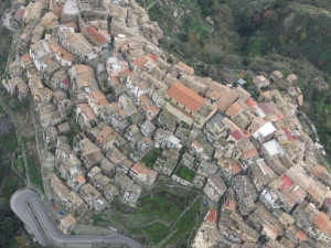 3-badolato_borgo-foto-aerea-centrale