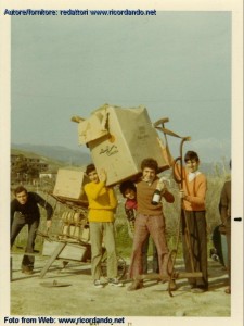 1968-giovani-di-a-c-raccolgono-carta-e-metalli-per-beneficenza-badolato-marina