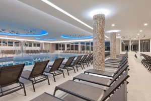 piscina-interna-sdraio-hvt-abano