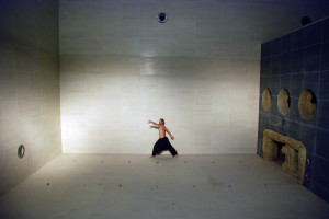 y-40-ballerino-in-fondo-alla-vasca-montegrotto-terme
