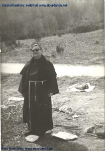 padre-silvano-lanaro-parroco-di-badolato-marina-pasquetta-1975-lago-lacina-in-calabria