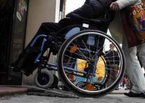 Rn,28/03/06: pedana per portatori di handicap ©Riccardo Gallini_GRPhoto