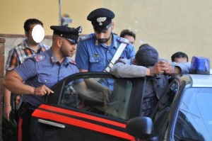 carabinieri arresto auto