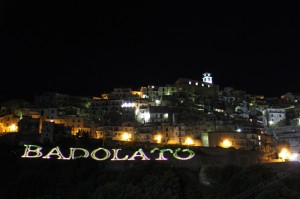 badolato-notturno-borgo