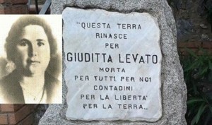 18-la-stele-a-giuditta-levato-uccisa-nel-1946-dai-latifondisti-a-calabricata-cz