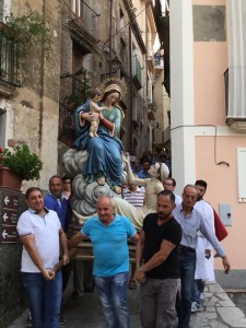 9-statua-sanita-processione-vie-borgo-badolato-2017